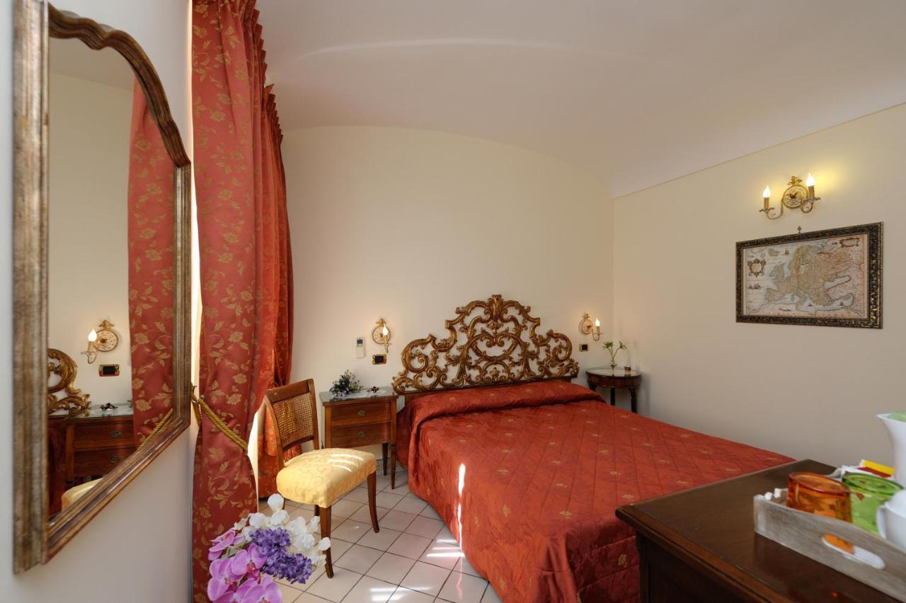 Amalfi Old Square Room & Apartments Kültér fotó