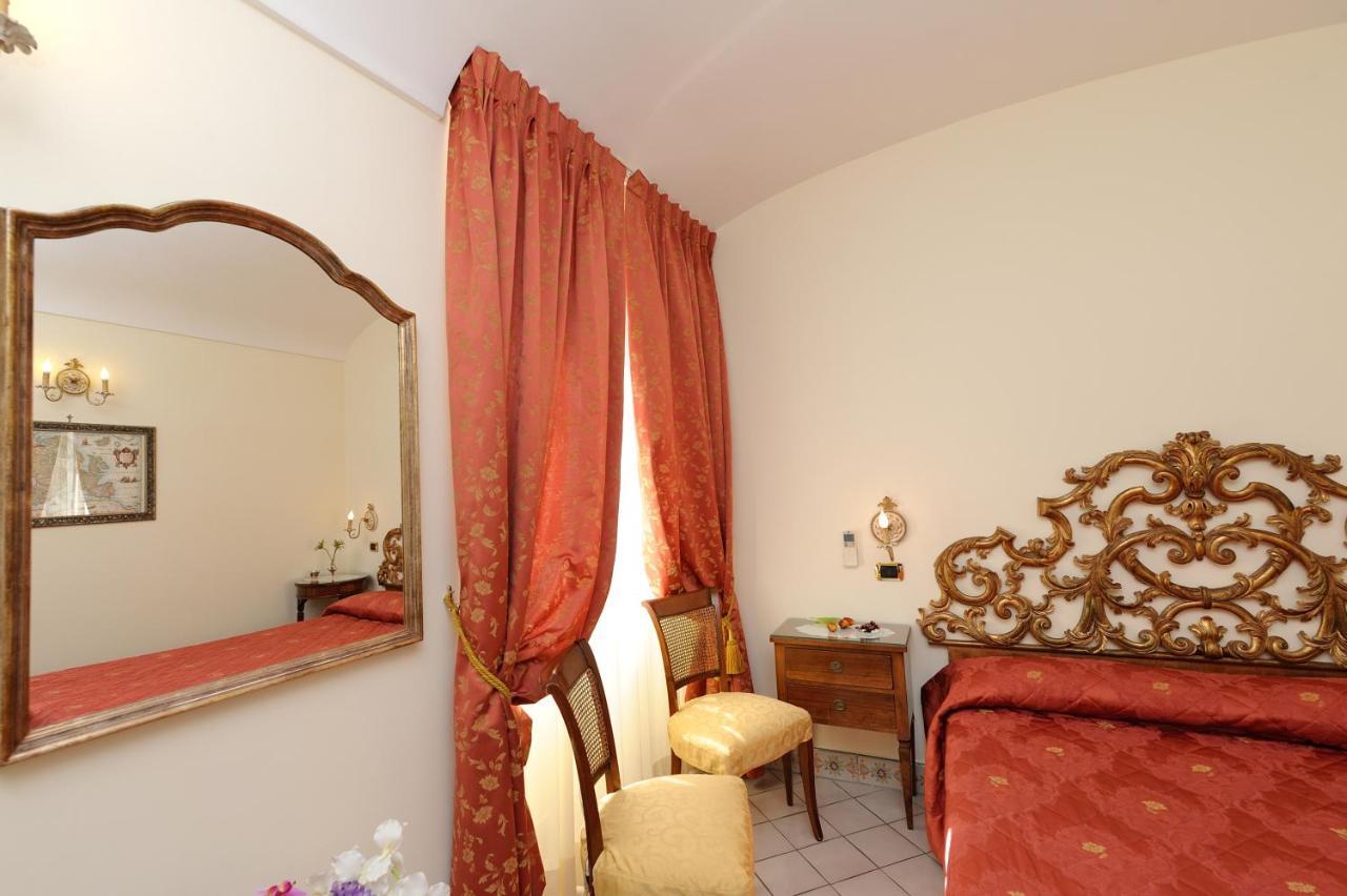 Amalfi Old Square Room & Apartments Kültér fotó
