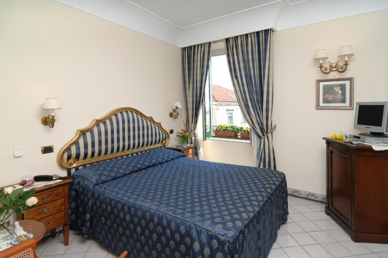 Amalfi Old Square Room & Apartments Kültér fotó