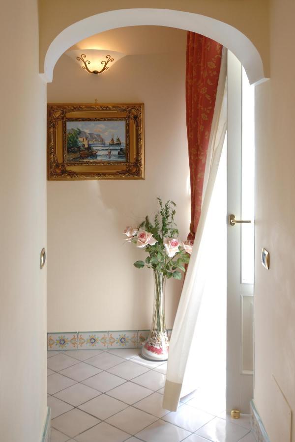 Amalfi Old Square Room & Apartments Kültér fotó