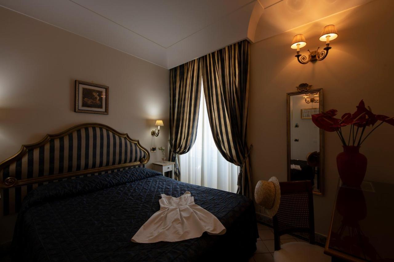 Amalfi Old Square Room & Apartments Kültér fotó