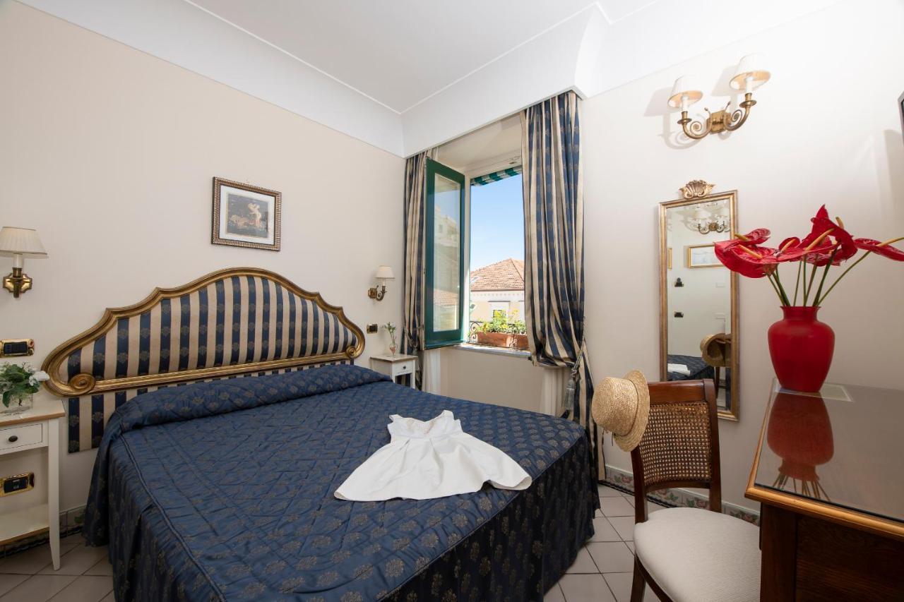 Amalfi Old Square Room & Apartments Kültér fotó