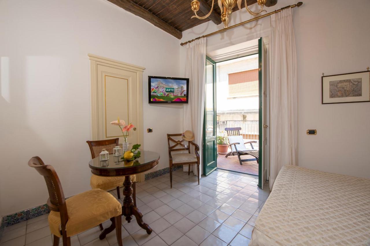 Amalfi Old Square Room & Apartments Kültér fotó